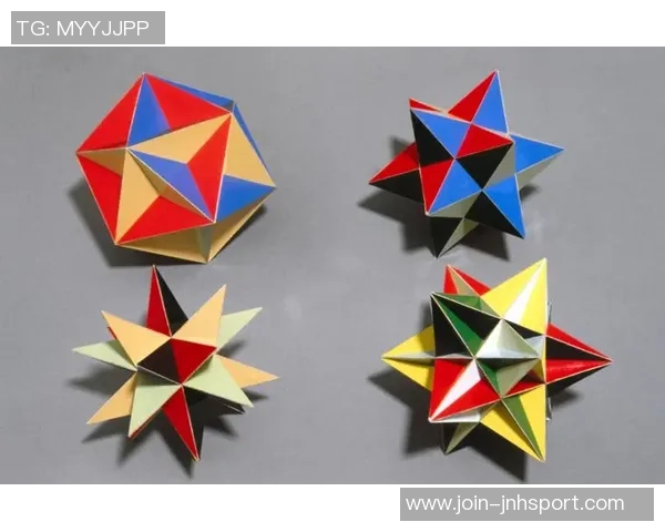 足球的黑皮设计与正五边形的几何美学探讨